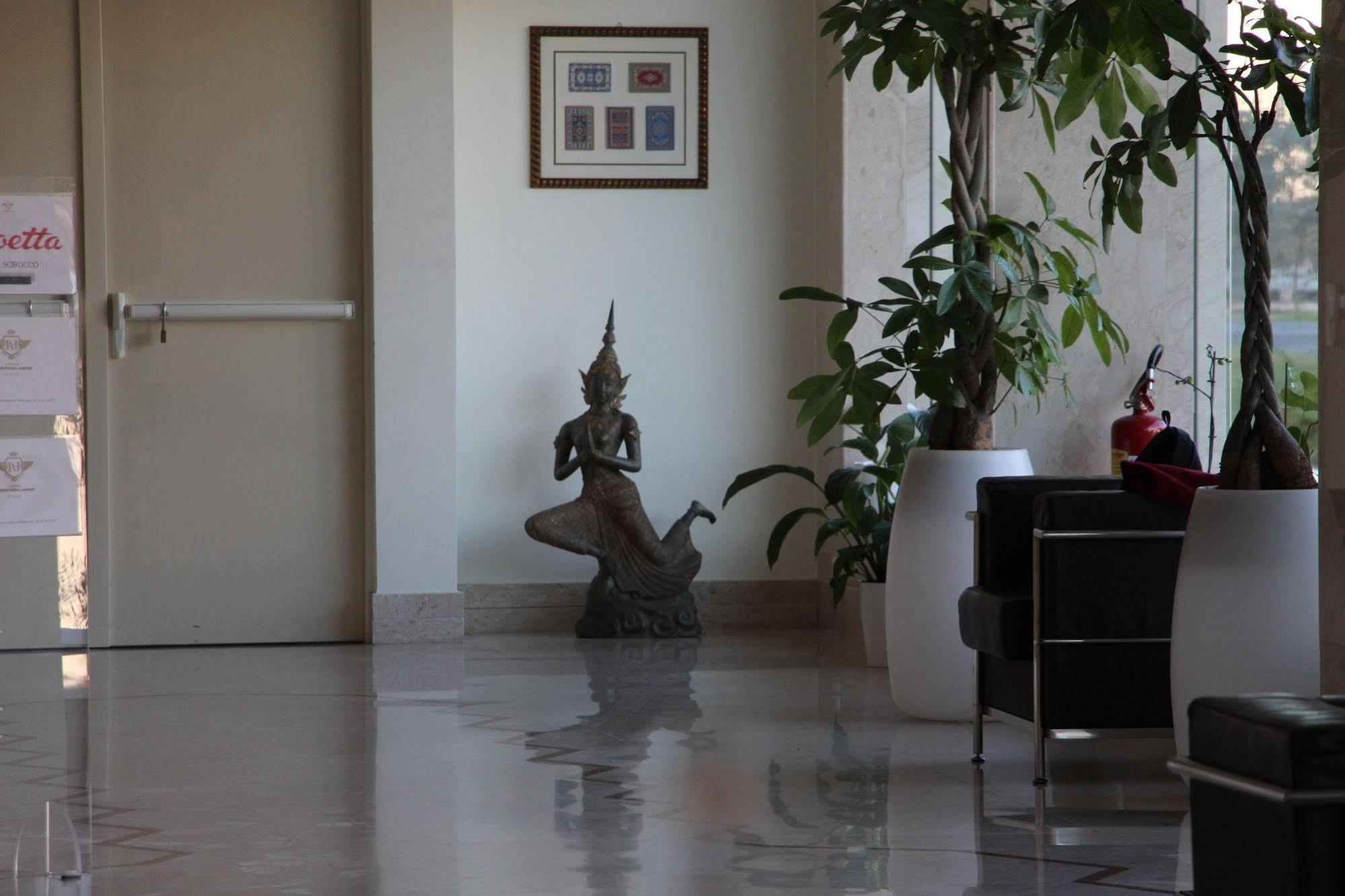 International Airport Hotel 4*